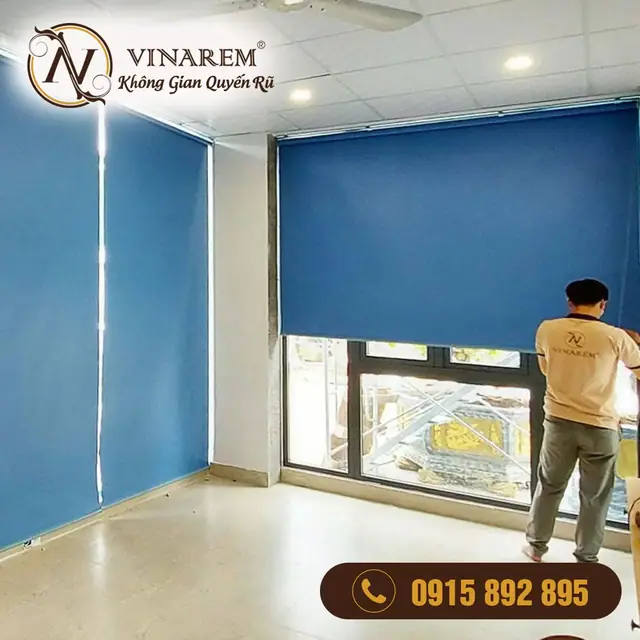 Rèm cuốn cửa sổ màu xanh da trời cao cấp – Văn phòng VP11