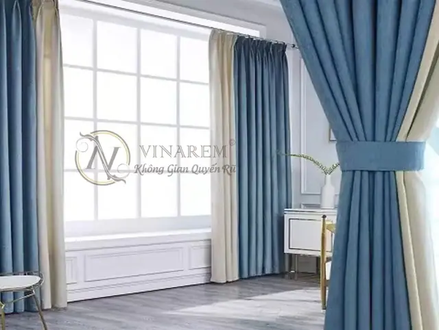 Rèm cửa màu xanh dương cho phòng ngủ căn hộ