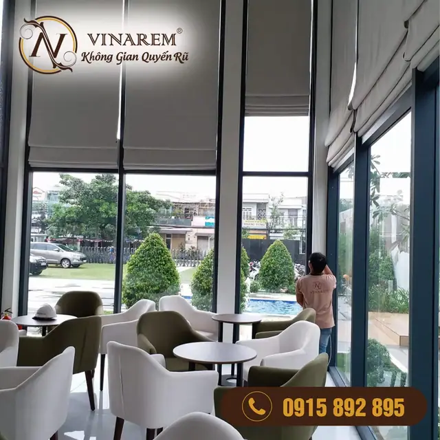 Rèm roman cho cửa sổ không gian quán cà phê hiện đại NH18