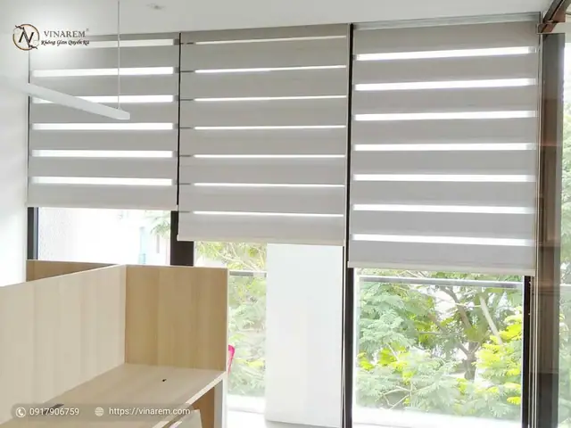Rèm cầu vồng chống nắng cho văn phòng