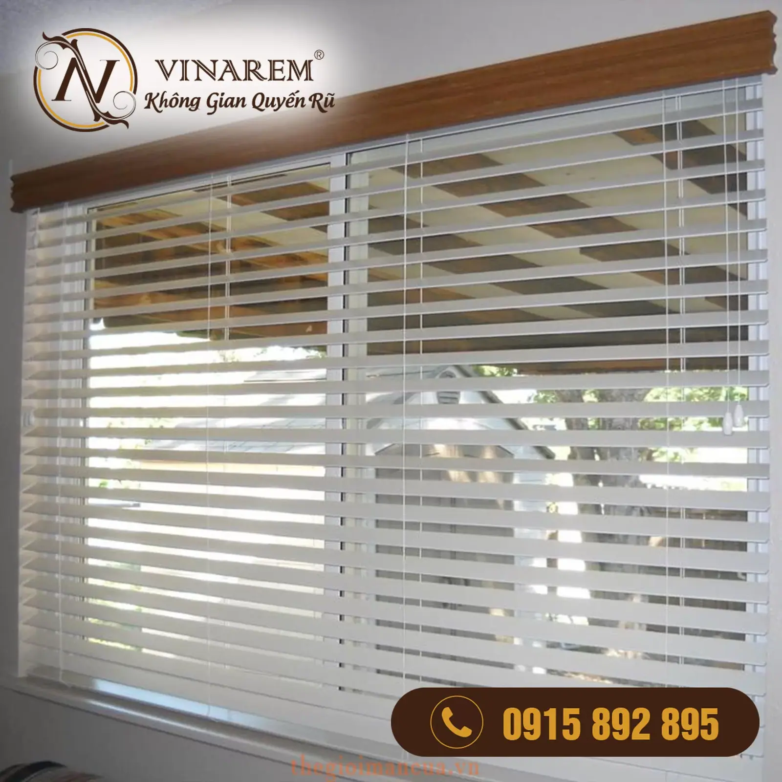 Rèm sáo gỗ gắn động cơ tự động cho quán cà phê sân vườn NH14