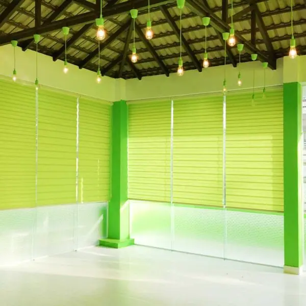 Rèm Cầu Vồng Cao Cấp Màu Xanh Lá Cây Cho Không Gian Quán Ăn Nhỏ