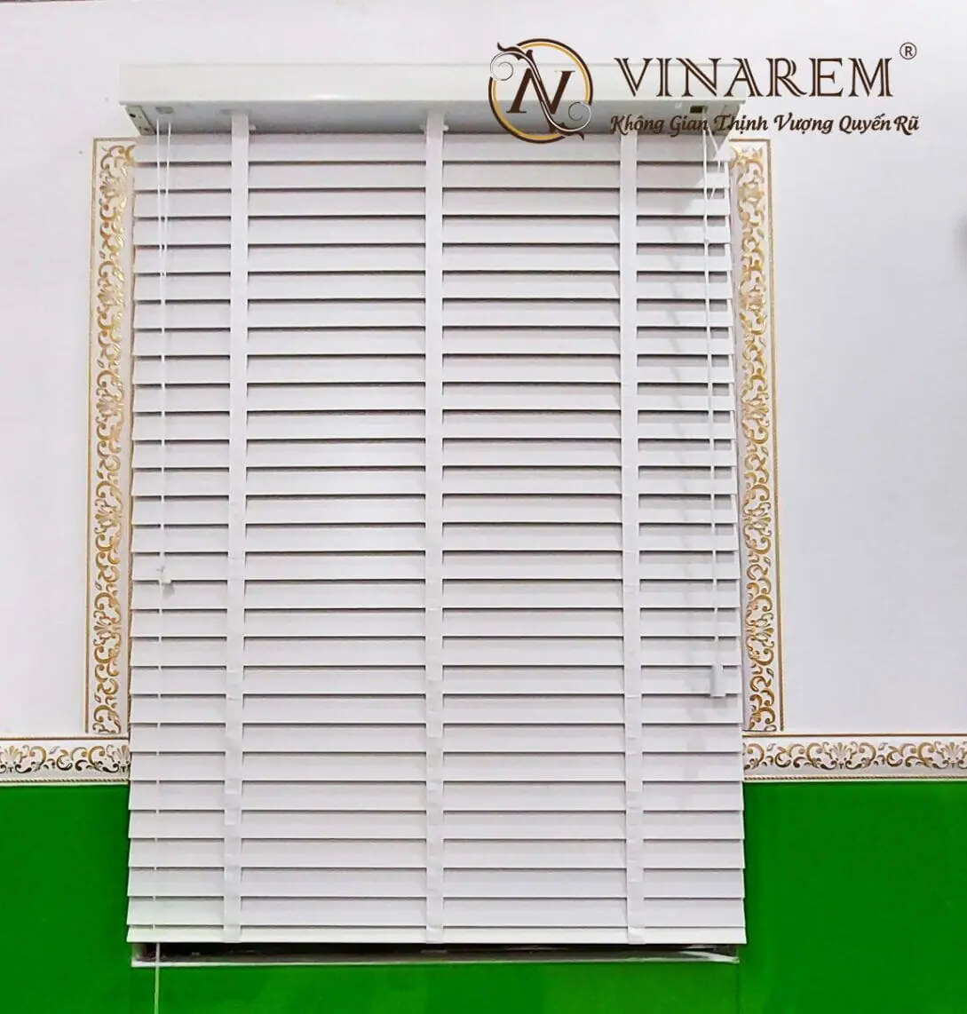 rèm sáo gỗ màu trắng