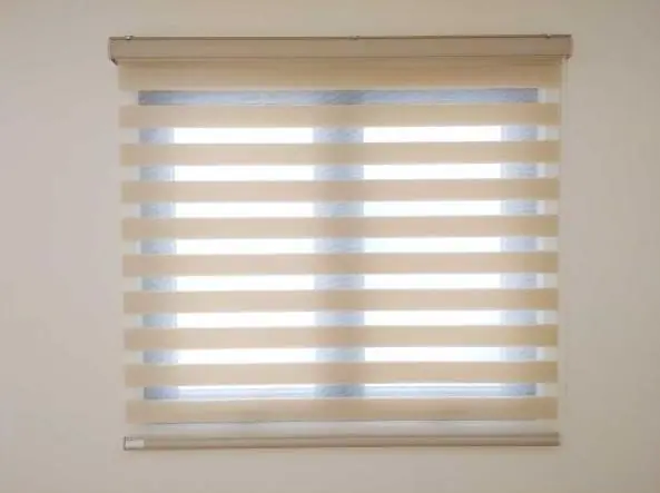 rèm cầu vồng cửa sổ