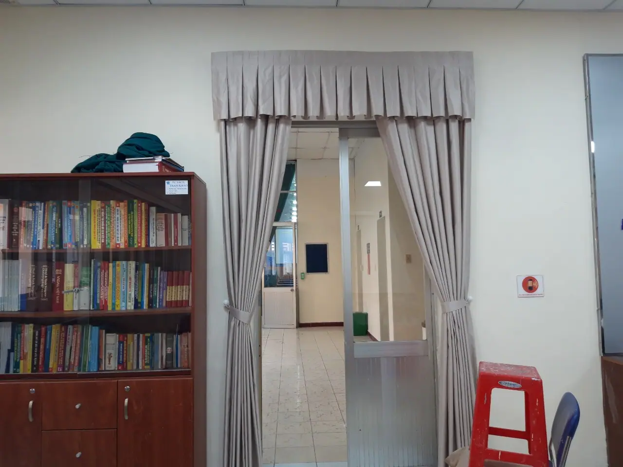 Rèm cho phòng họp - Cửa đi