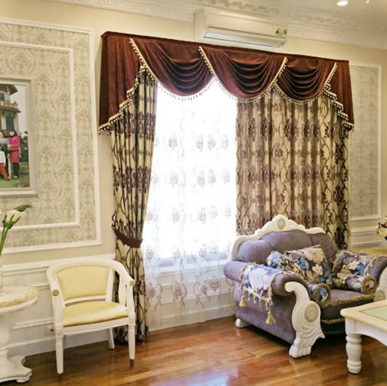 rèm cửa hoa văn cổ điển