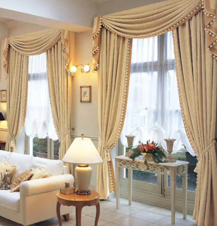 rèm cửa hoa văn cổ điển