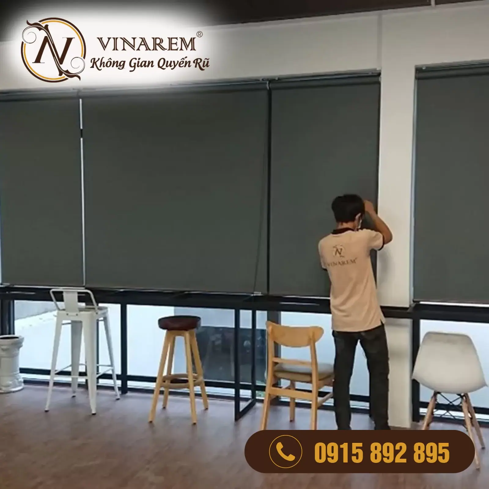 Rèm cuốn cửa sổ văn phòng màu ghi xám