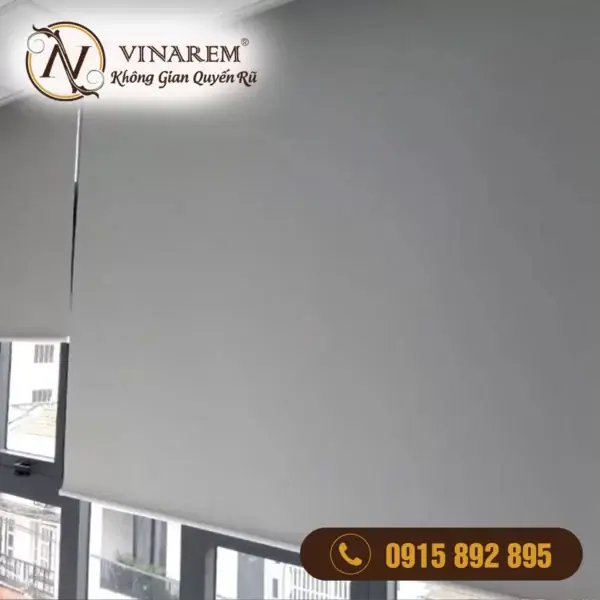 Rèm cuốn cửa sổ văn phòng màu xám trắng