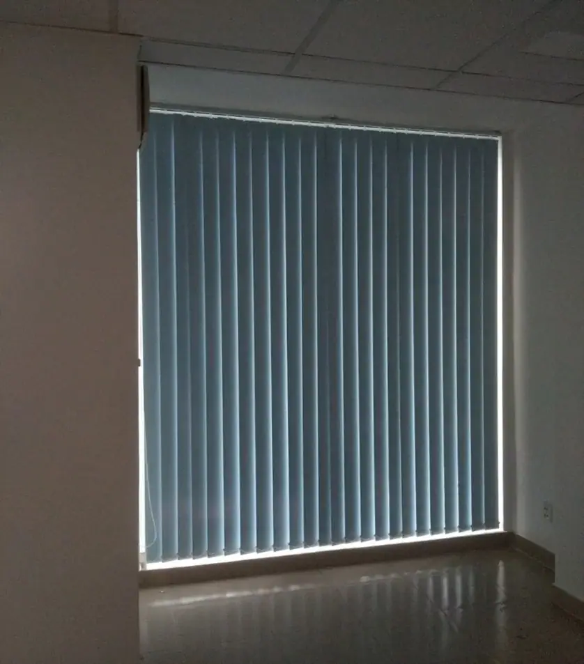 rèm lá dọc màu xanh ngọc