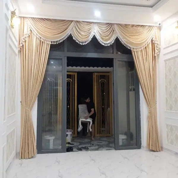 mẫu yếm rèm tân cổ điển