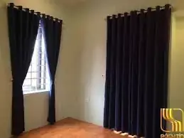 Rèm cửa màu đen