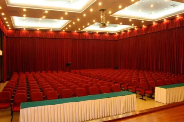 bộ rèm phi bóng đỏ tươi