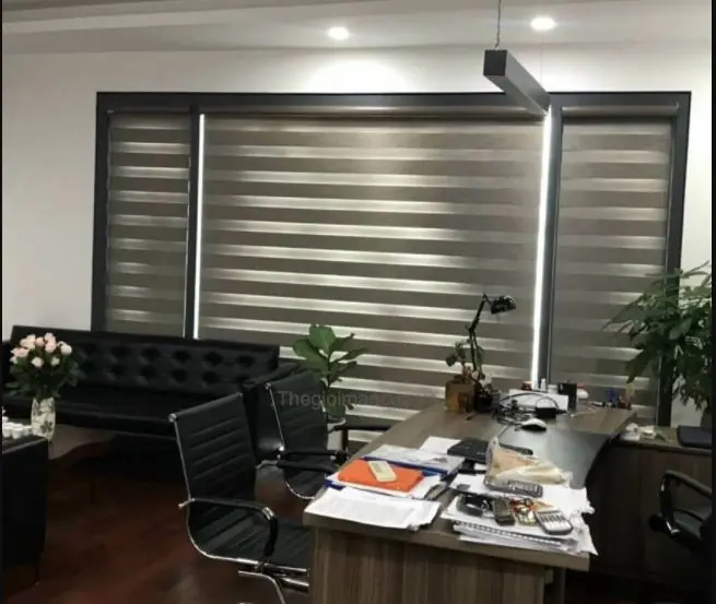 Rèm cầu vồng văn phòng dễ sử dụng