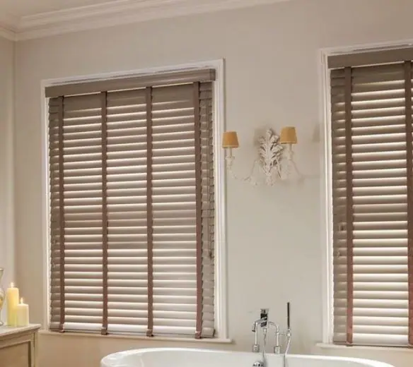 Rèm sáo nhựa giả gỗ được làm từ nhựa PVC