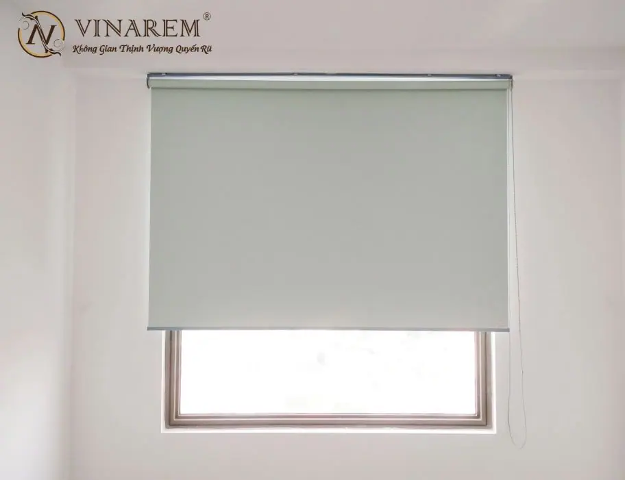 Rèm cuốn cảm giác gọn nhẹ cho căn phòng