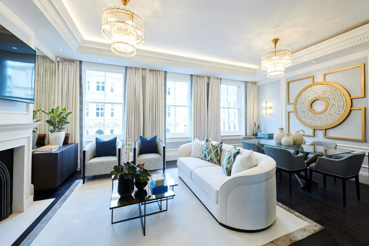 Chọn kích thước cửa khách sạn