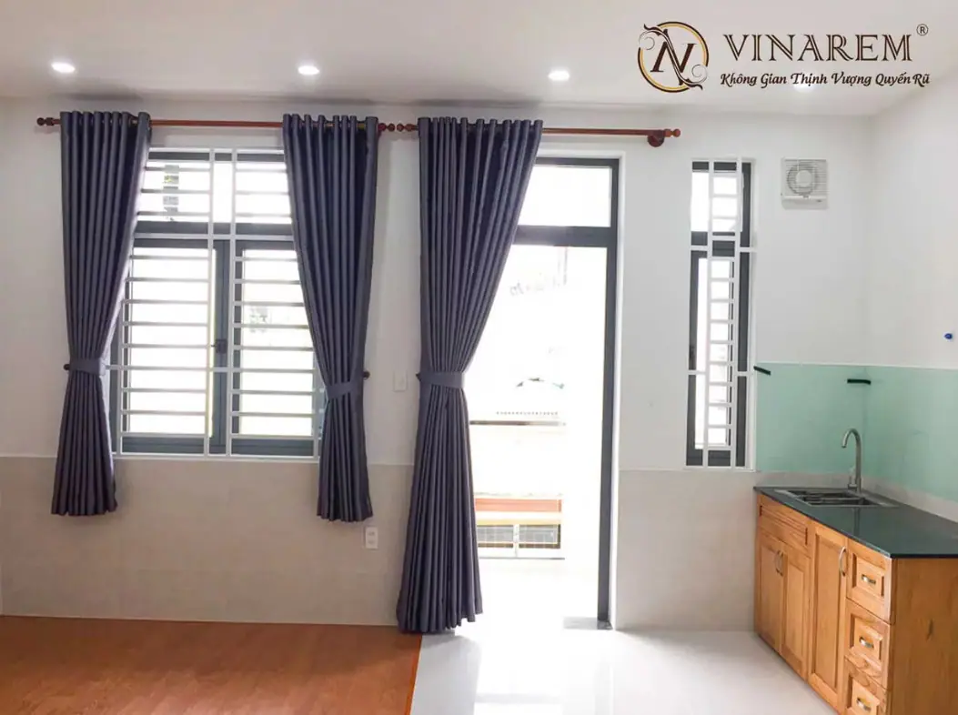 Rèm kéo ngang là một sản phẩm che chắn cửa sổ được ưa chuộng
