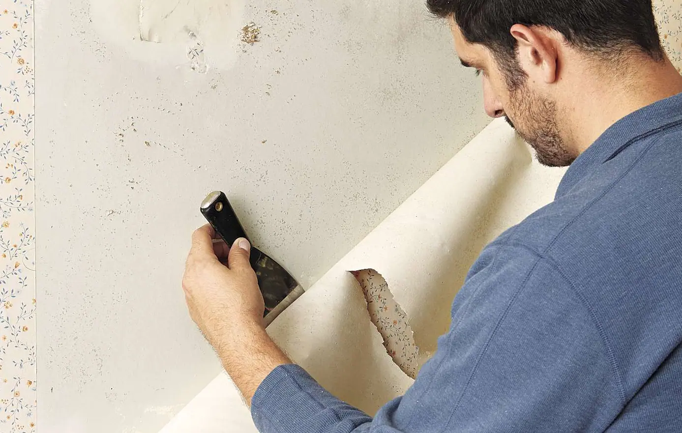 Cách bóc giấy dán tường thủ công