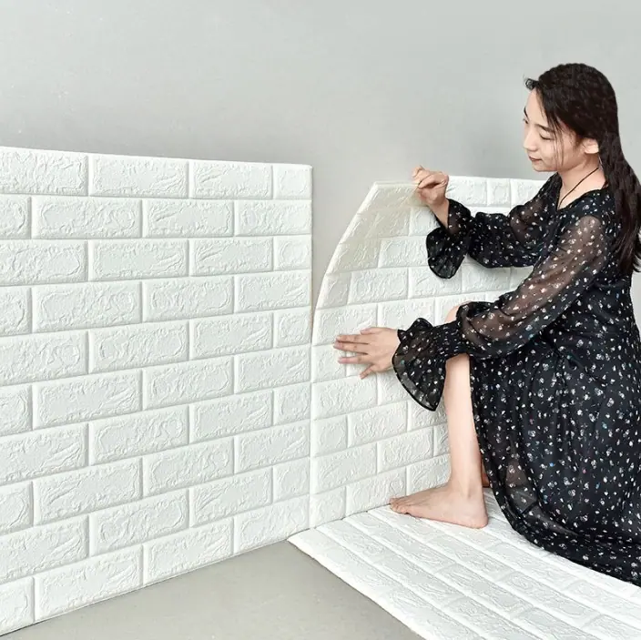 Cách dán giấy dán tường giả gạch đẹp nhất