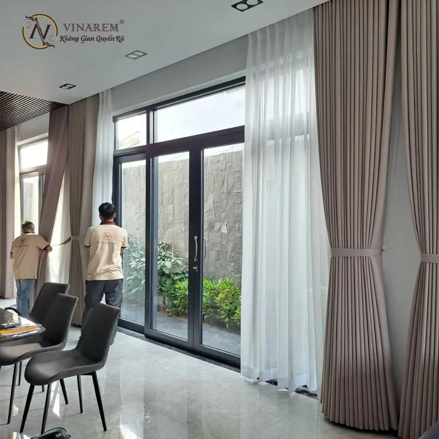 Lắp đặt rèm vải phòng khách