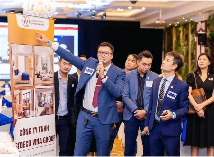 Ông Vũ Ngọc Anh giới thiệu về doanh nghiệp