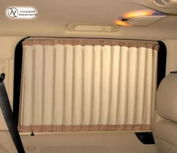Rèm chống nắng cửa kính oto